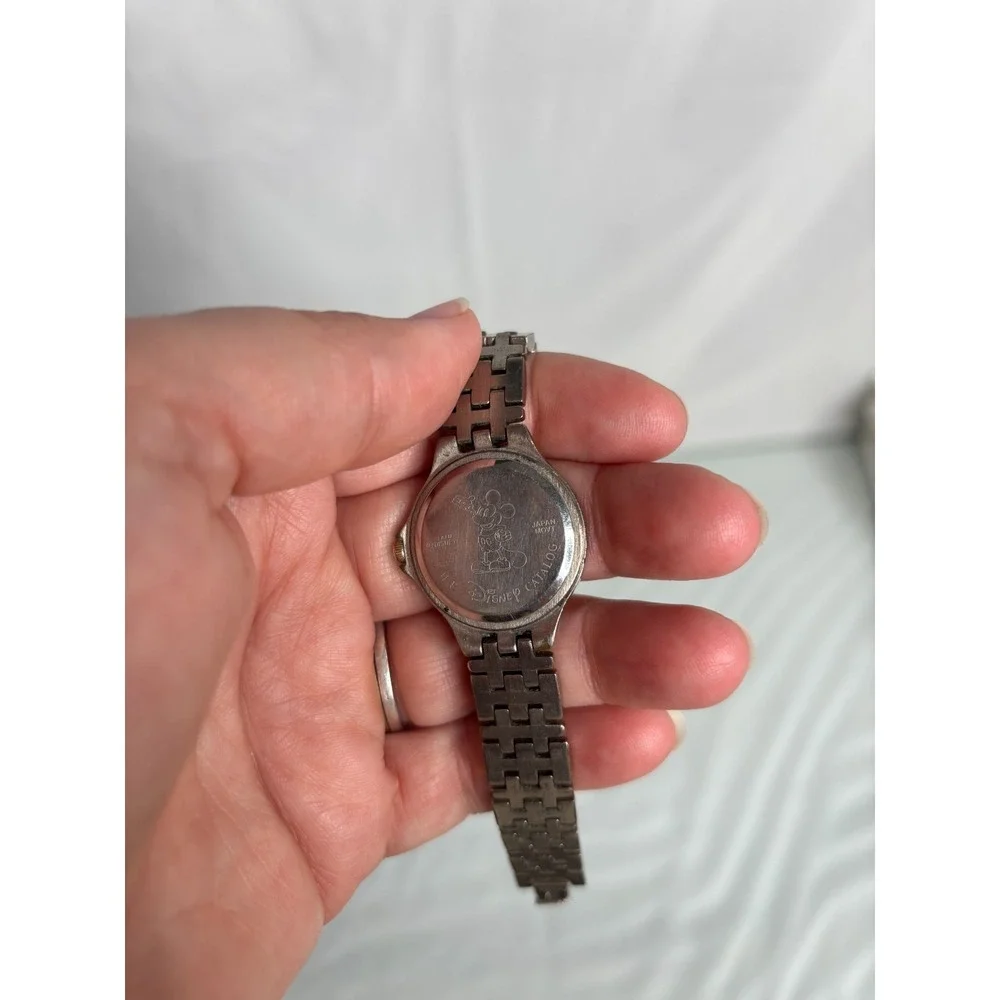 Disney- Winnie the Pooh Ladies Wrist Watch- Disneyana Disneyland